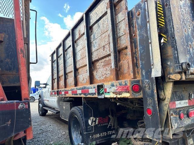 Ford F-550 平ボディー