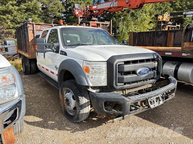 Ford F-550 平ボディー