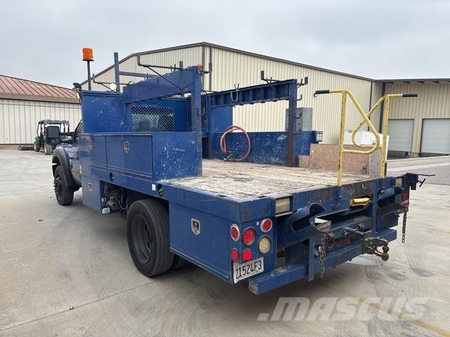Ford F-550 ピックアップ／ドロップサイド