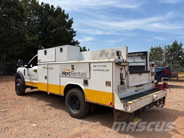 Ford F-550 タンカートラック