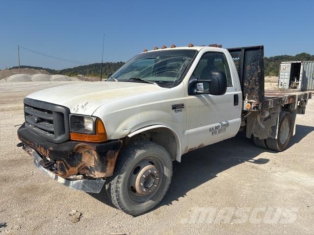 Ford F-550 平ボディー