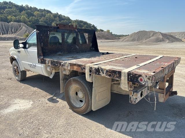 Ford F-550 平ボディー