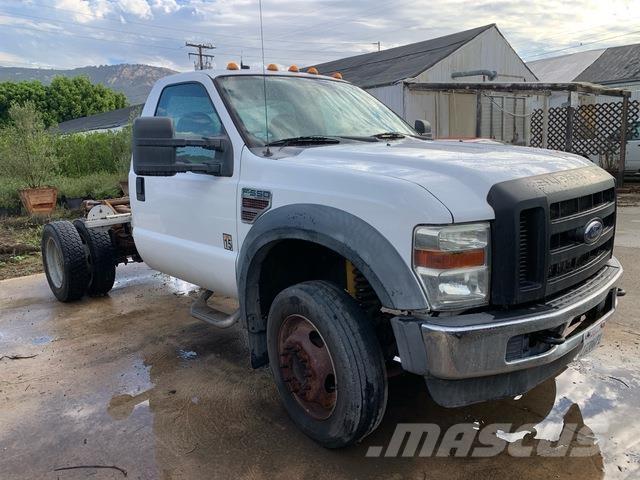 Ford F-550 キャビン及び内装