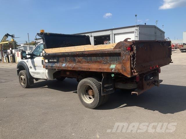 Ford F-550 ダンプ
