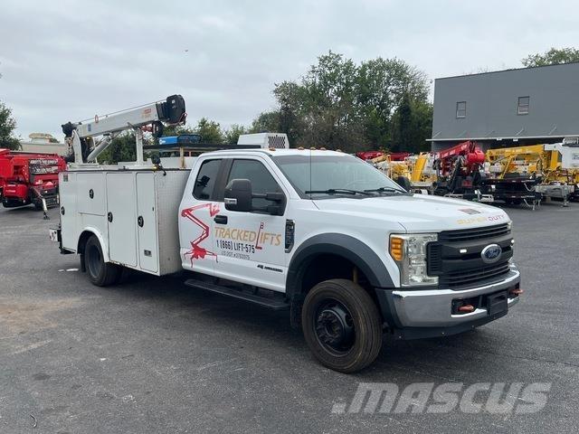 Ford F-550 多目的／汎用車両