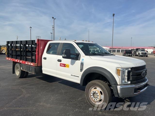 Ford F-550 平ボディー