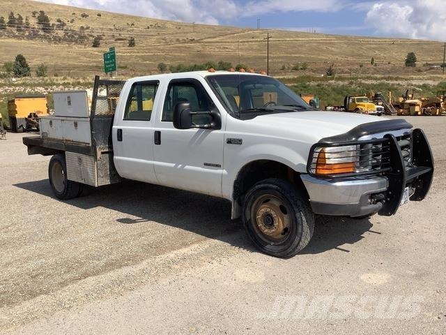 Ford F-550 平ボディー