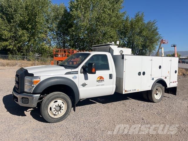 Ford F-550 多目的／汎用車両