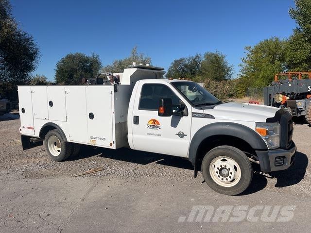 Ford F-550 多目的／汎用車両
