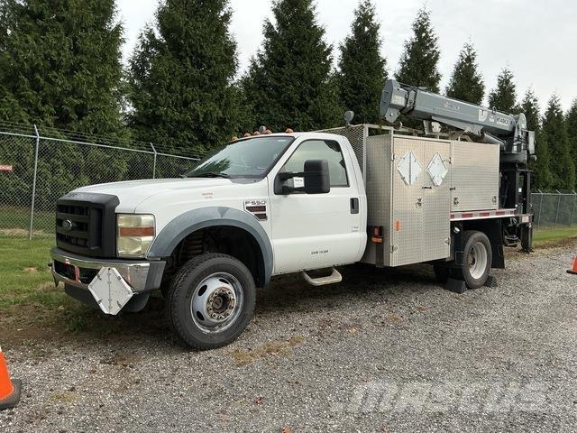Ford F-550 クレーントラック、ユニック車