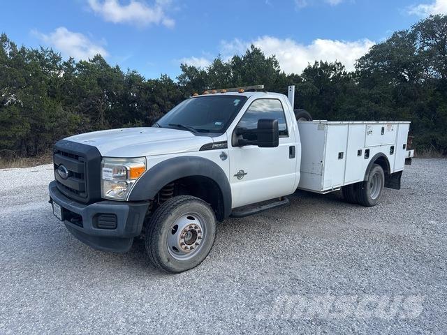 Ford F-550 ピックアップ／ドロップサイド