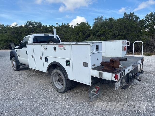 Ford F-550 ピックアップ／ドロップサイド