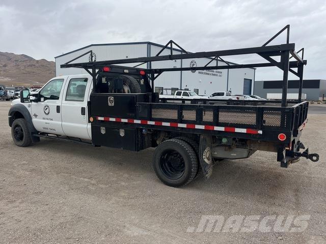 Ford F-550 平ボディー