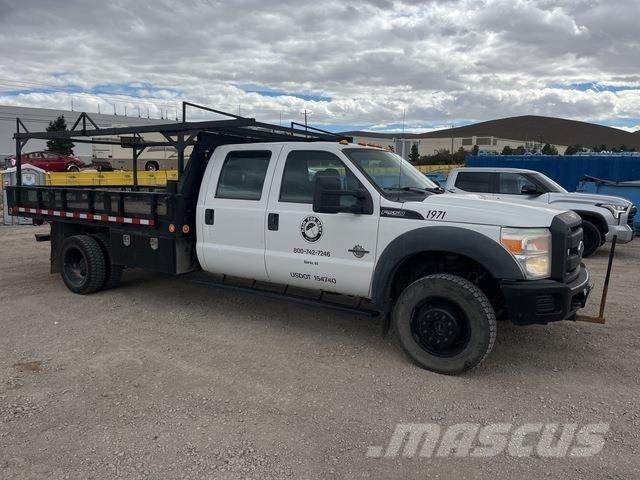 Ford F-550 平ボディー