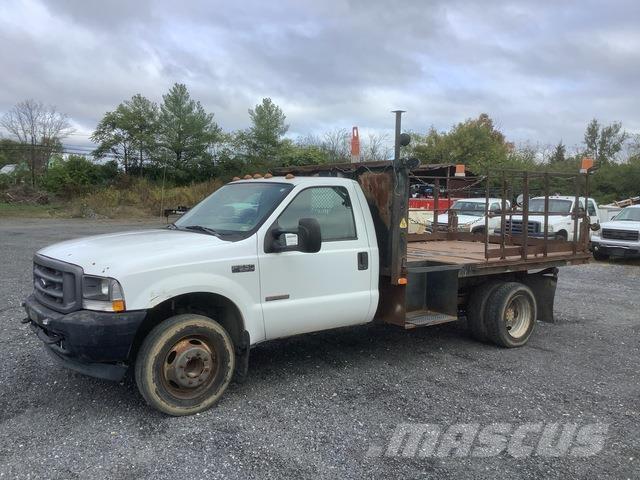 Ford F-550 平ボディー