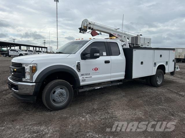 Ford F-550 多目的／汎用車両