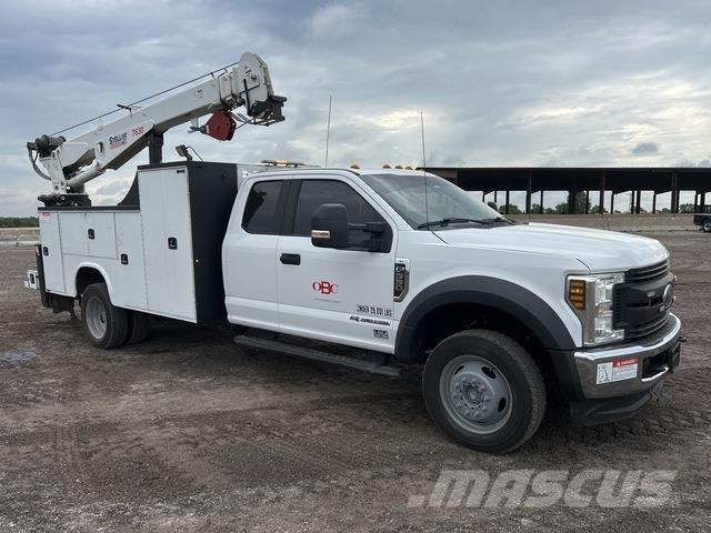Ford F-550 多目的／汎用車両