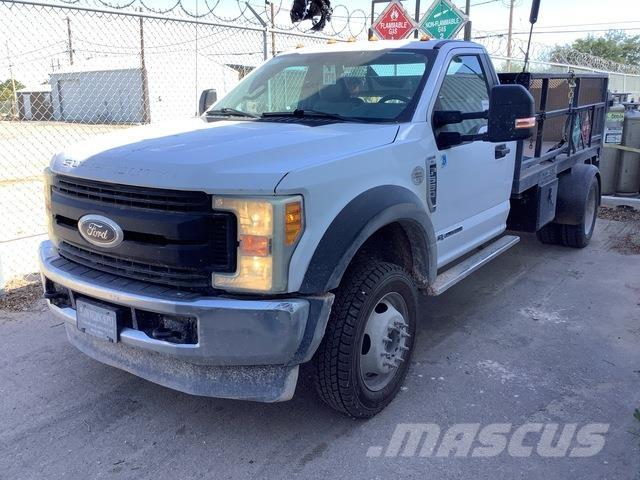Ford F-550 平ボディー