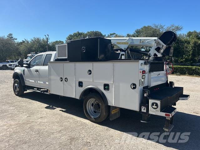 Ford F-550 多目的／汎用車両
