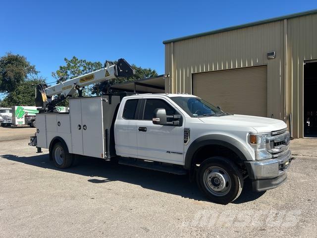 Ford F-550 多目的／汎用車両