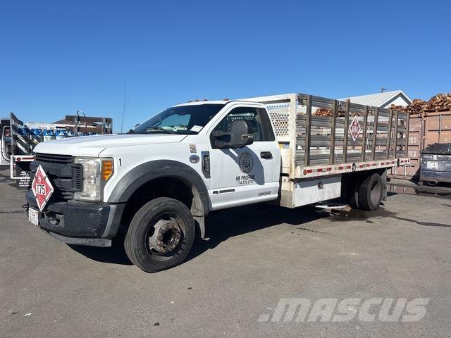 Ford F-550 平ボディー