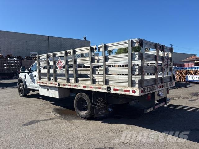 Ford F-550 平ボディー