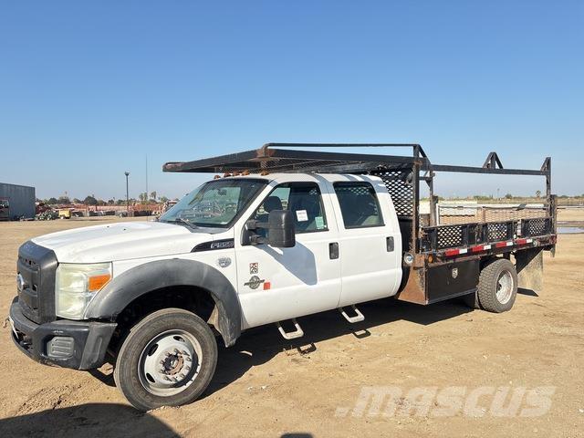 Ford F-550 平ボディー
