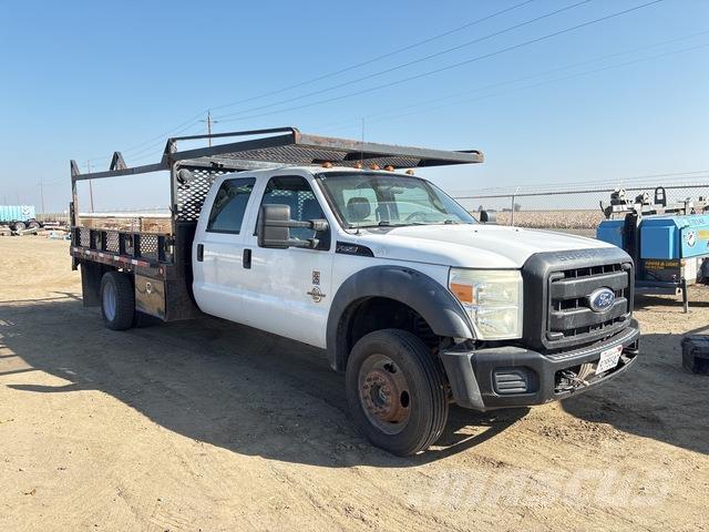 Ford F-550 平ボディー