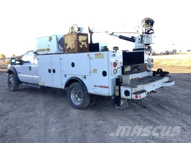 Ford F-550 多目的／汎用車両