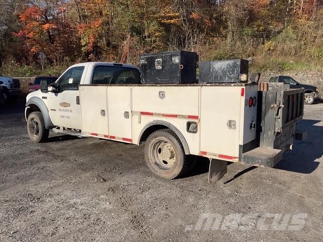 Ford F-550 ピックアップ／ドロップサイド