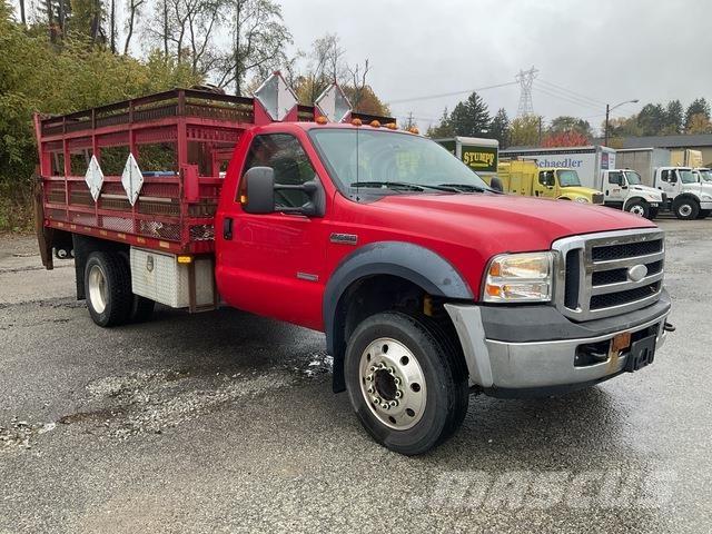 Ford F-550 平ボディー