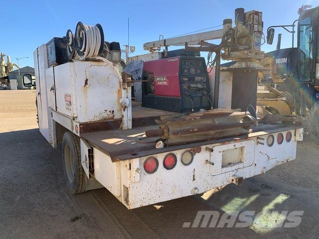 Ford F-550 多目的／汎用車両