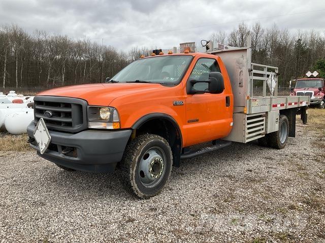 Ford F-550 クレーントラック、ユニック車