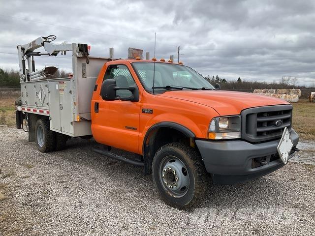 Ford F-550 クレーントラック、ユニック車