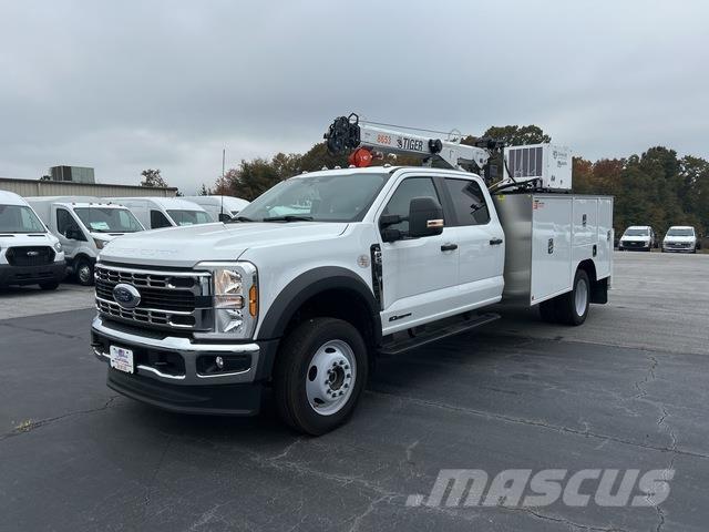 Ford F-550 多目的／汎用車両