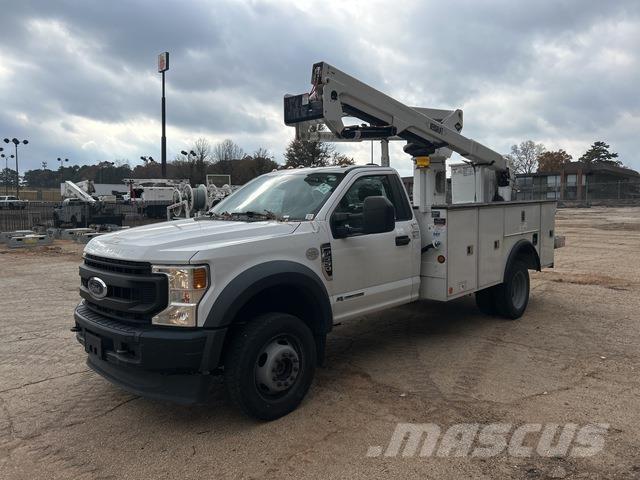 Ford F-550 トラック高所作業車