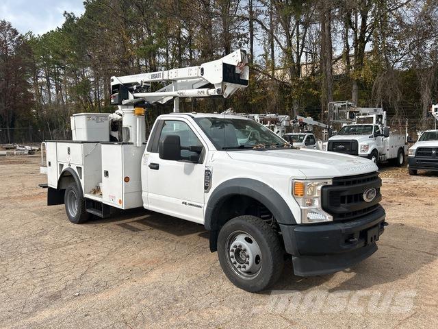 Ford F-550 トラック高所作業車