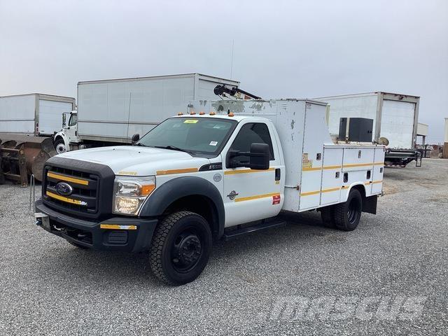 Ford F-550 多目的／汎用車両