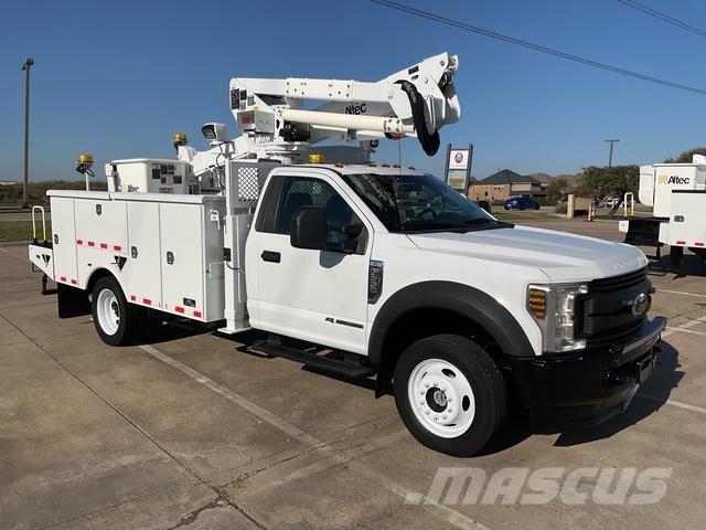 Ford F-550 トラック高所作業車