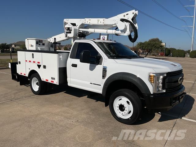 Ford F-550 トラック高所作業車