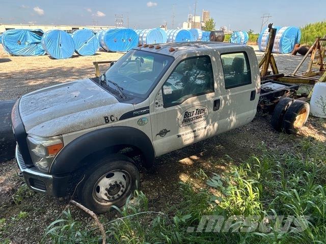 Ford F-550 XL キャビン及び内装