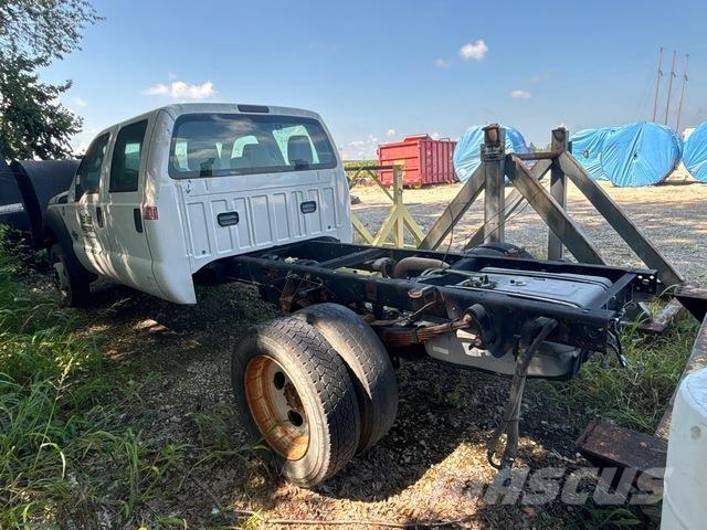 Ford F-550 XL キャビン及び内装