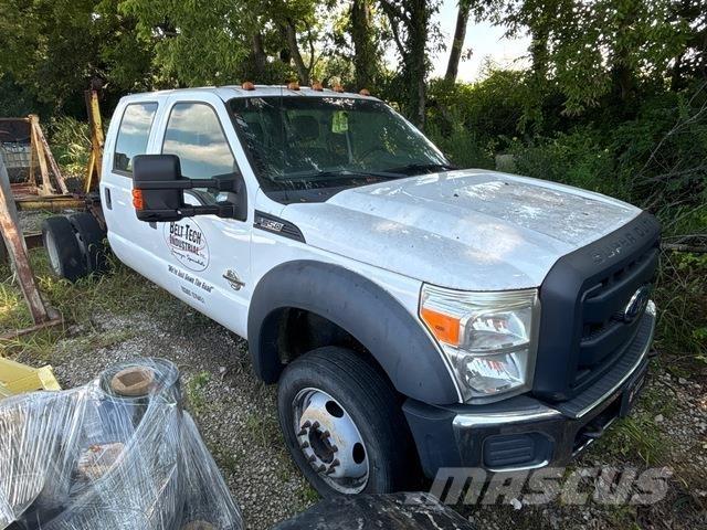 Ford F-550 XL キャビン及び内装