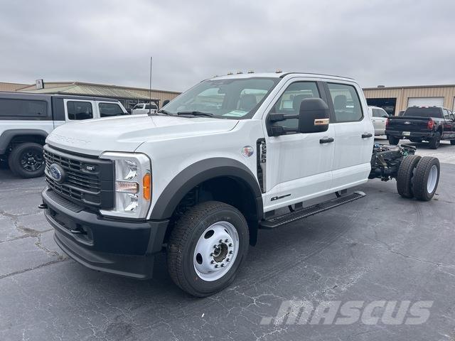 Ford F-550 XL キャビン及び内装