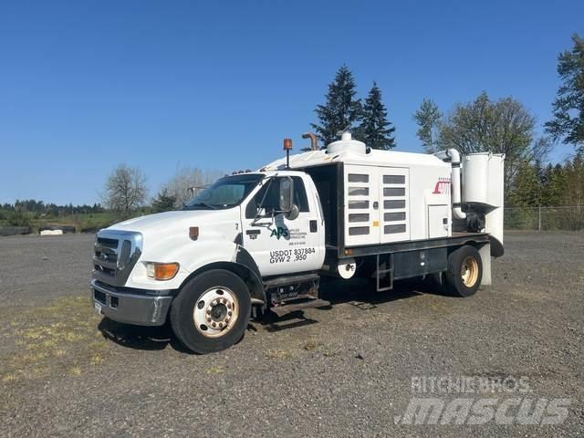 Ford F-650 大型油圧ショベル12t以上（パワーショベル・ユンボ）