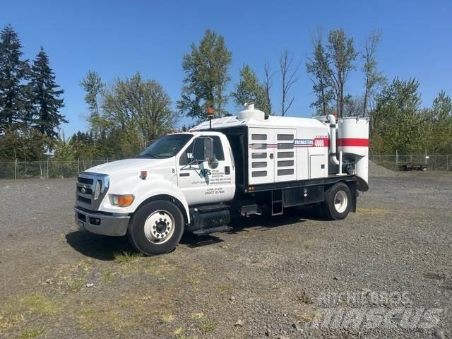 Ford F-650 大型油圧ショベル12t以上（パワーショベル・ユンボ）
