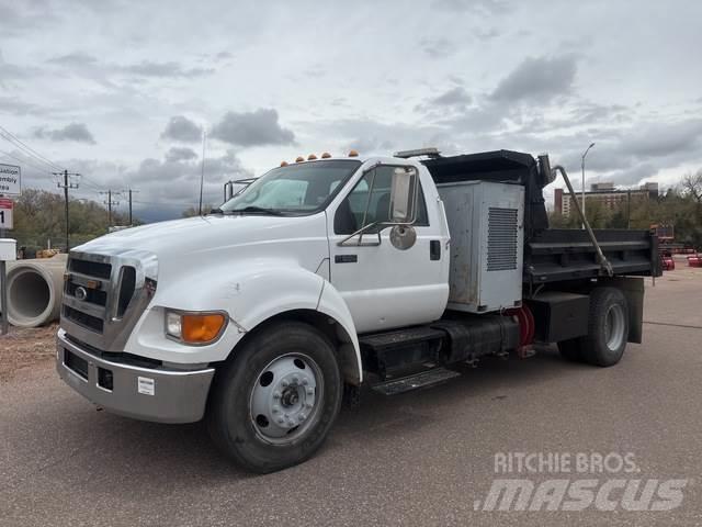 Ford F-650 ダンプ