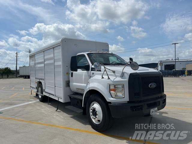 Ford F-650 飲料運送車両