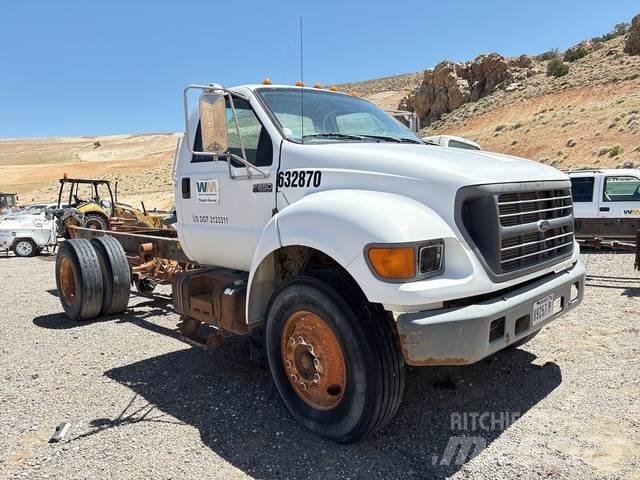 Ford F-650 キャビン及び内装