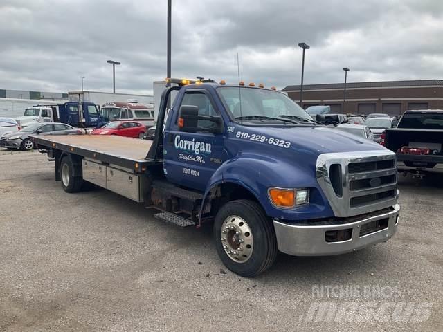 Ford F-650 レッカー車